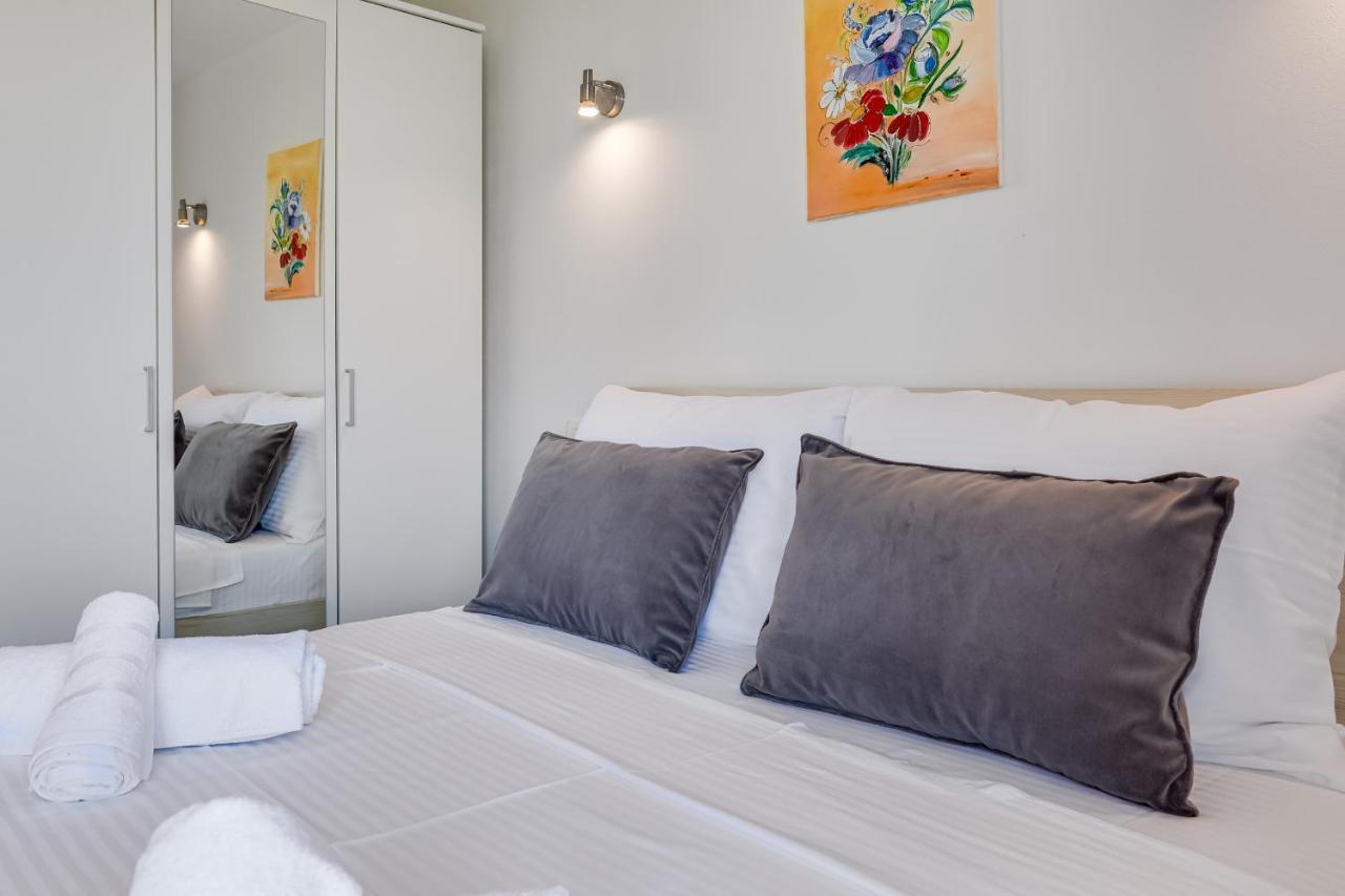 Apartman David S Bazenom Podusje ภายนอก รูปภาพ