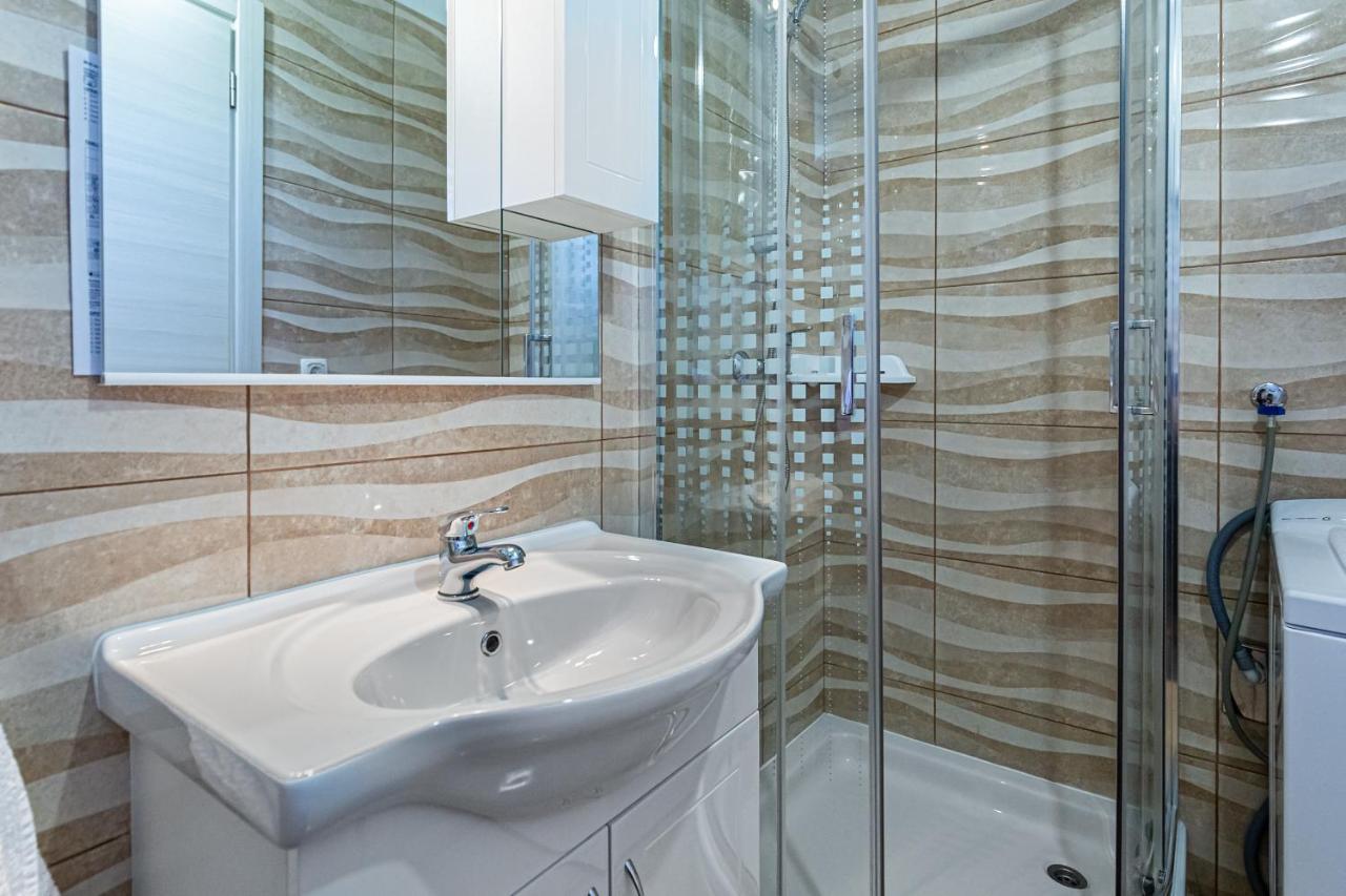 Apartman David S Bazenom Podusje ภายนอก รูปภาพ