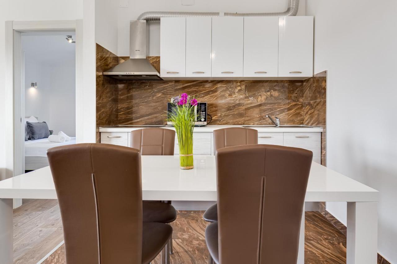 Apartman David S Bazenom Podusje ภายนอก รูปภาพ