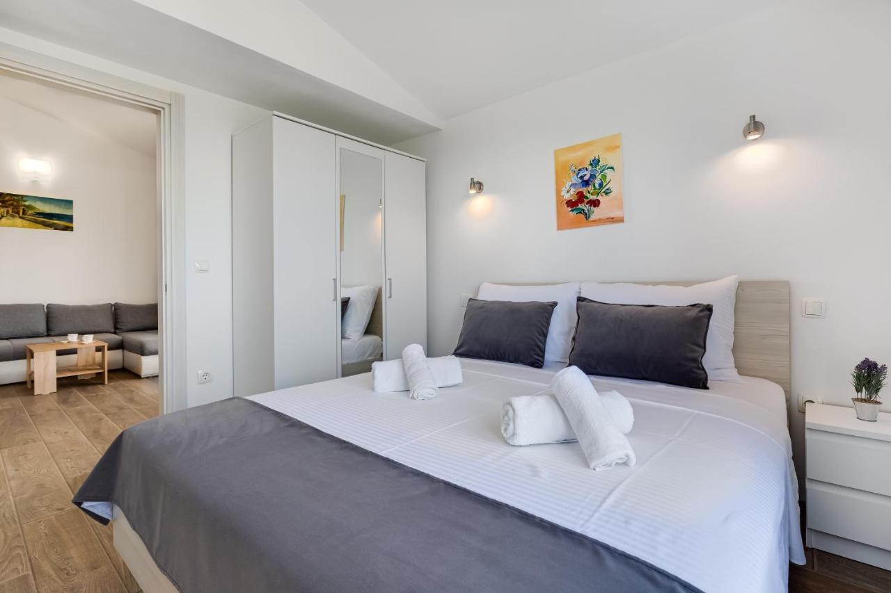 Apartman David S Bazenom Podusje ภายนอก รูปภาพ