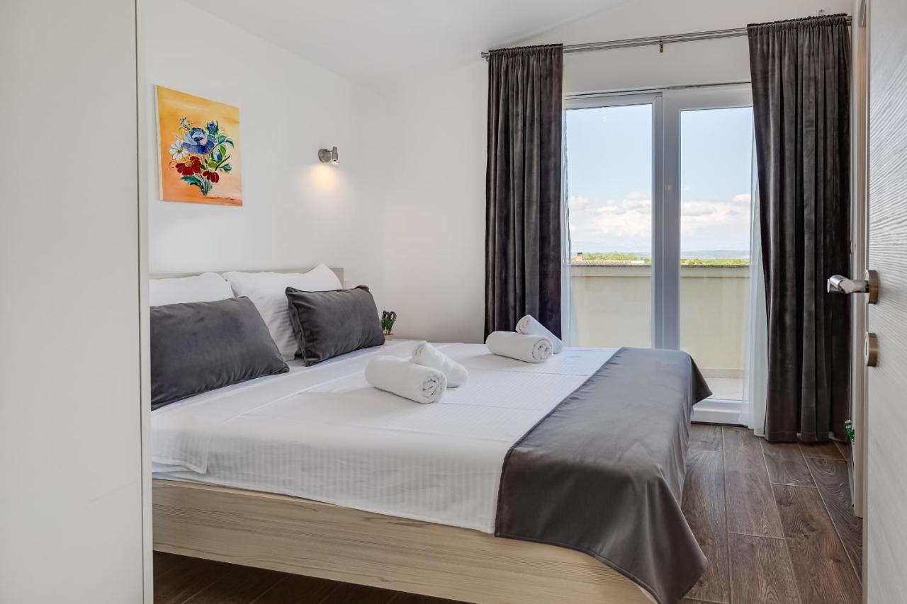 Apartman David S Bazenom Podusje ภายนอก รูปภาพ