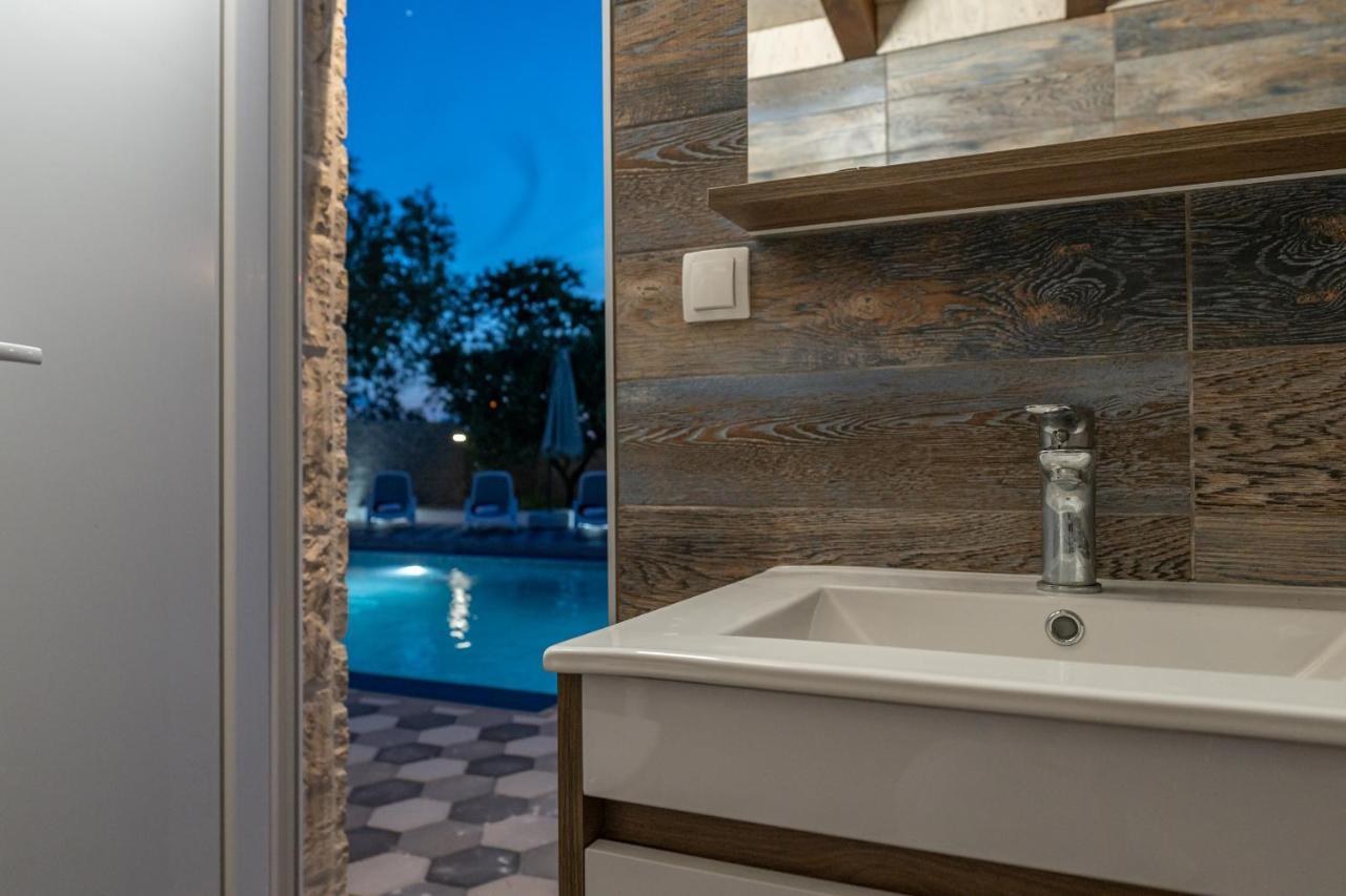 Apartman David S Bazenom Podusje ภายนอก รูปภาพ